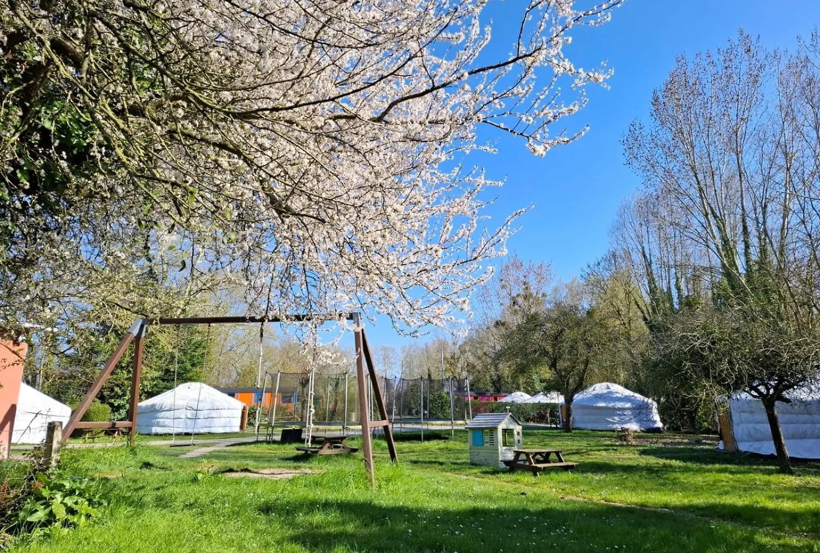 Campsite Le Village Insolite Yourte Et Roulotte Saint-Benoit-des-Ondes