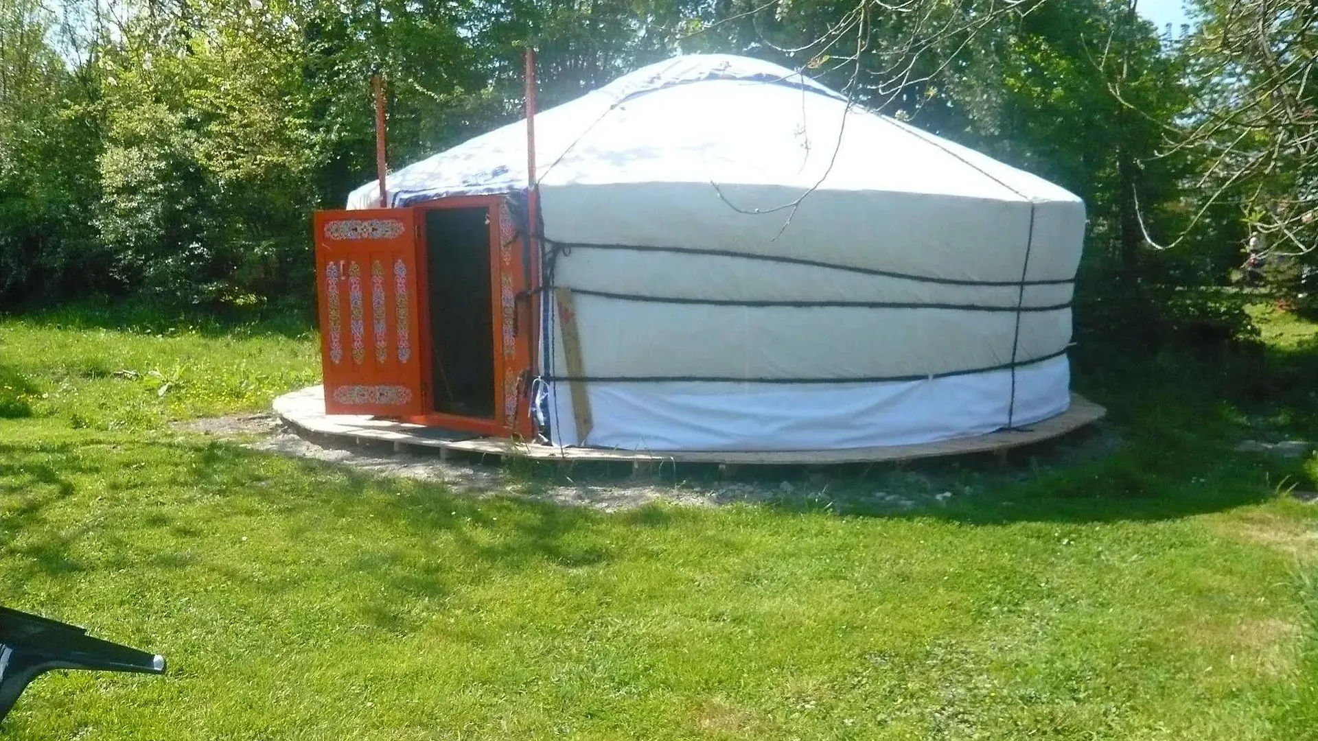 Le Village Insolite Yourte Et Roulotte Saint-Benoit-des-Ondes Campsite